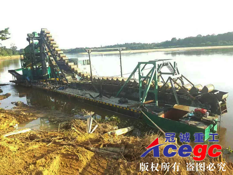 河道選寶石船